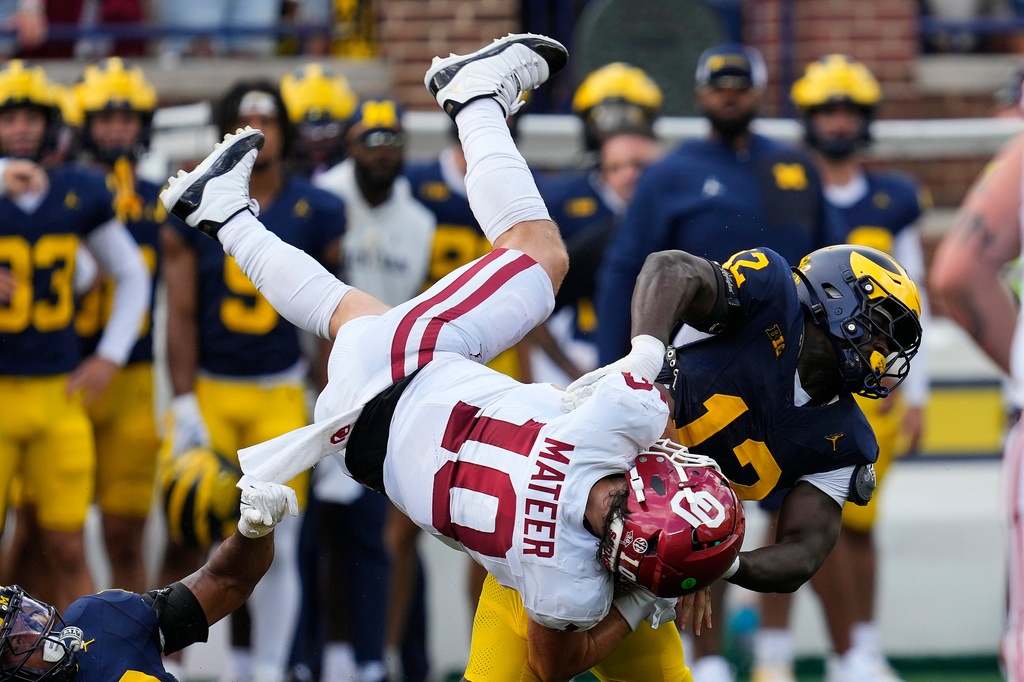 Michigan shows its resilience in 17-10 win over No. 11 Oklahoma after getting lucky break in opener